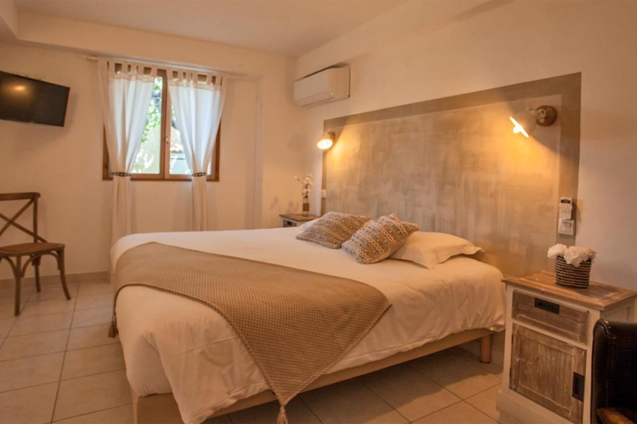 Location De Vacances Olivier Jardin Privatif Et Piscine Chauffee Partagee กาลวี ภายนอก รูปภาพ