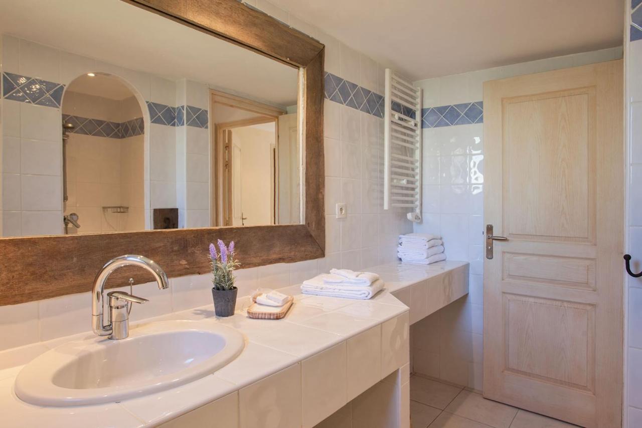 Location De Vacances Olivier Jardin Privatif Et Piscine Chauffee Partagee กาลวี ภายนอก รูปภาพ